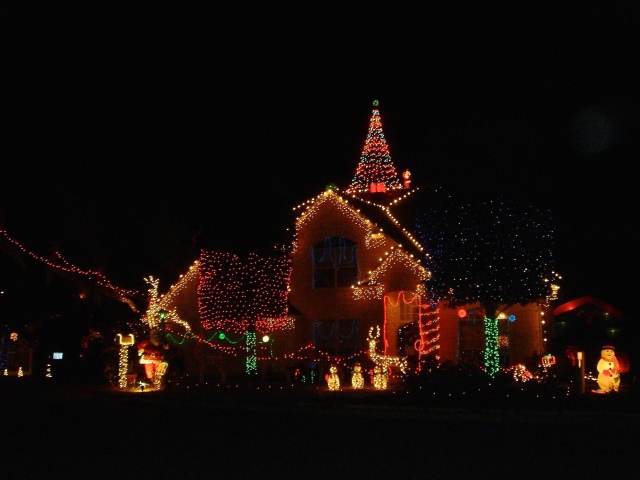 Hildebrand Christmas ScreenSaver/640x480_2005-12-04-13 Steiner Ranch Lights.jpg